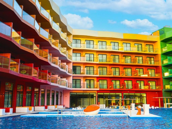 Grand Azur Pool Bar